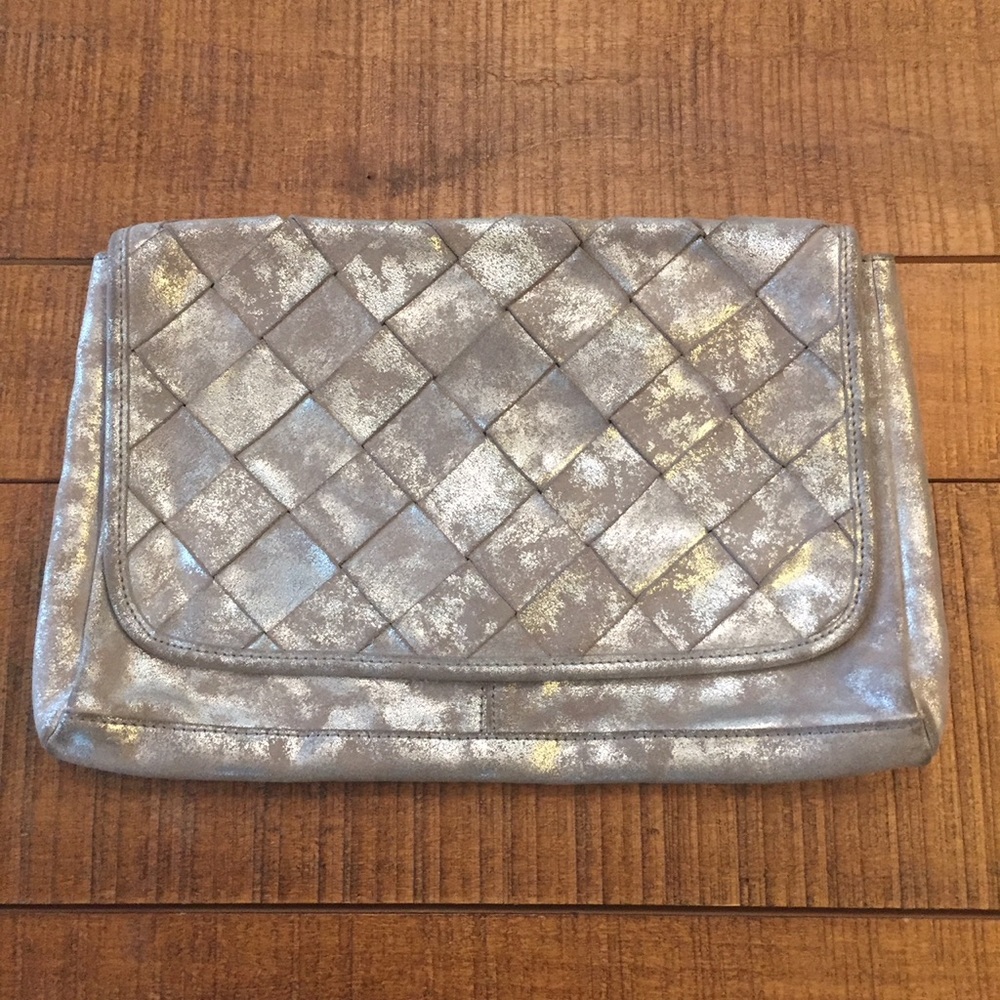 AUTHENTIC UGG AUSTRALIA WOVEN METALLIC CLUTCH